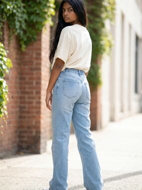 Light Blue High-Rise Straight Jeans - Unbranded